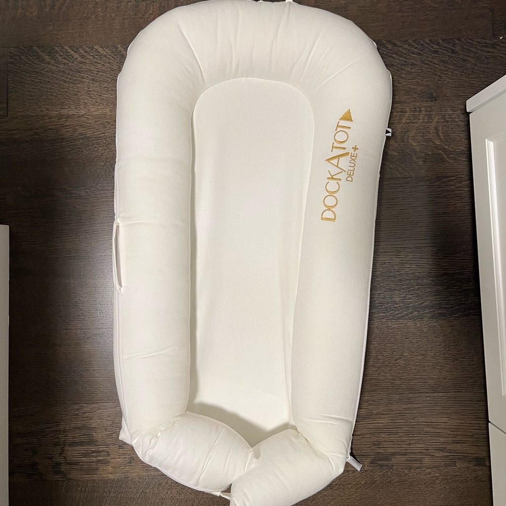 Dock a Tot Deluxe White